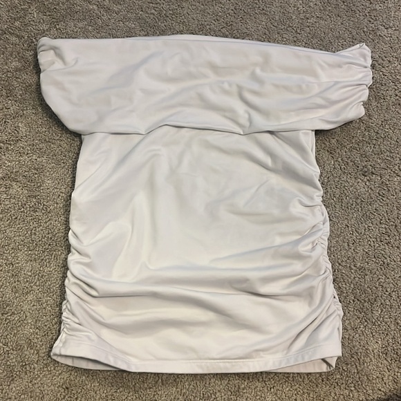 Abercrombie & Fitch White Off-Shoulder Tank Top - Picture 4 of 4